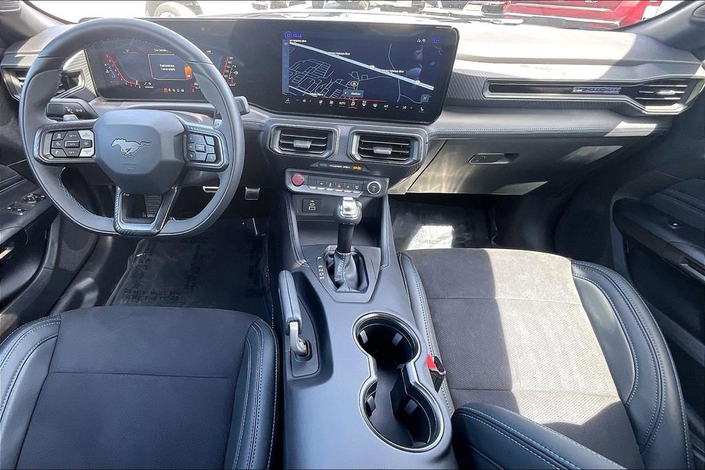 Used 2025 Ford Mustang Dark Horse image 9