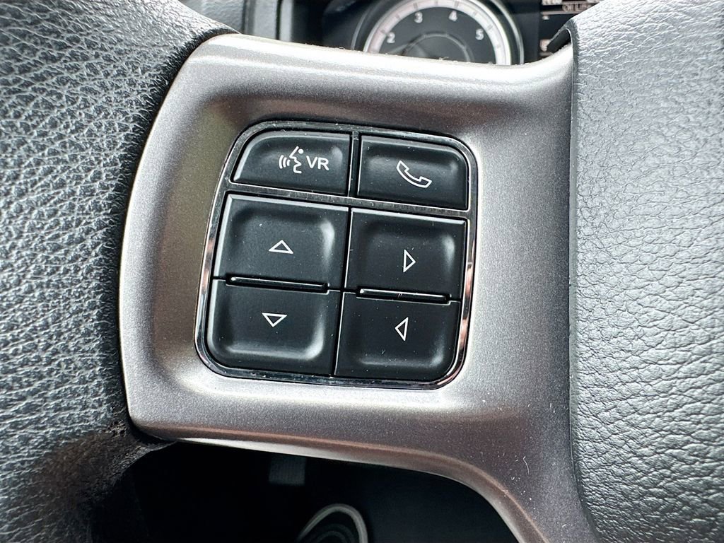 Used 2022 RAM 1500 Classic SLT RWD image 9