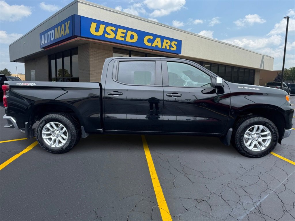 Used 2023 Chevrolet Silverado 1500 LT image 2