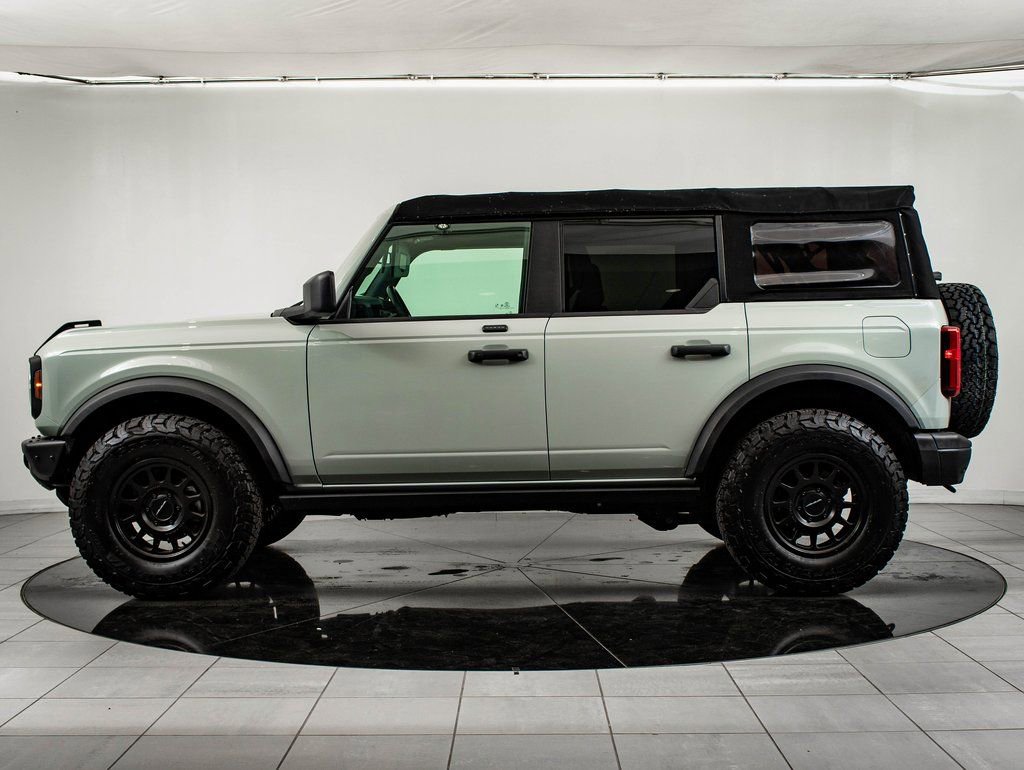 Used 2021 Ford Bronco Black Diamond image 6