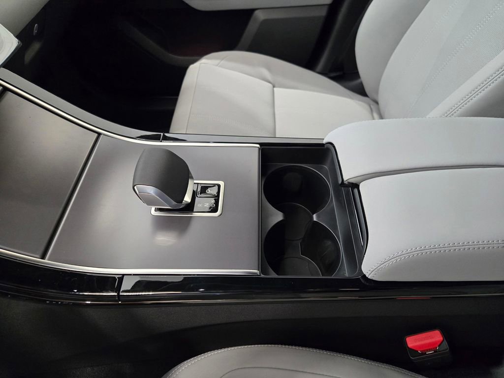 New 2026 Land Rover Range Rover Velar S AWD/4WD image 13