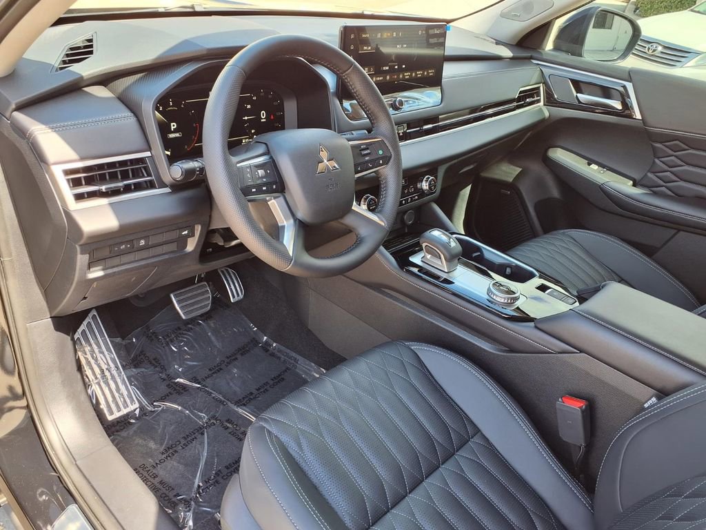 Used 2026 Mitsubishi Outlander SEL FWD image 12