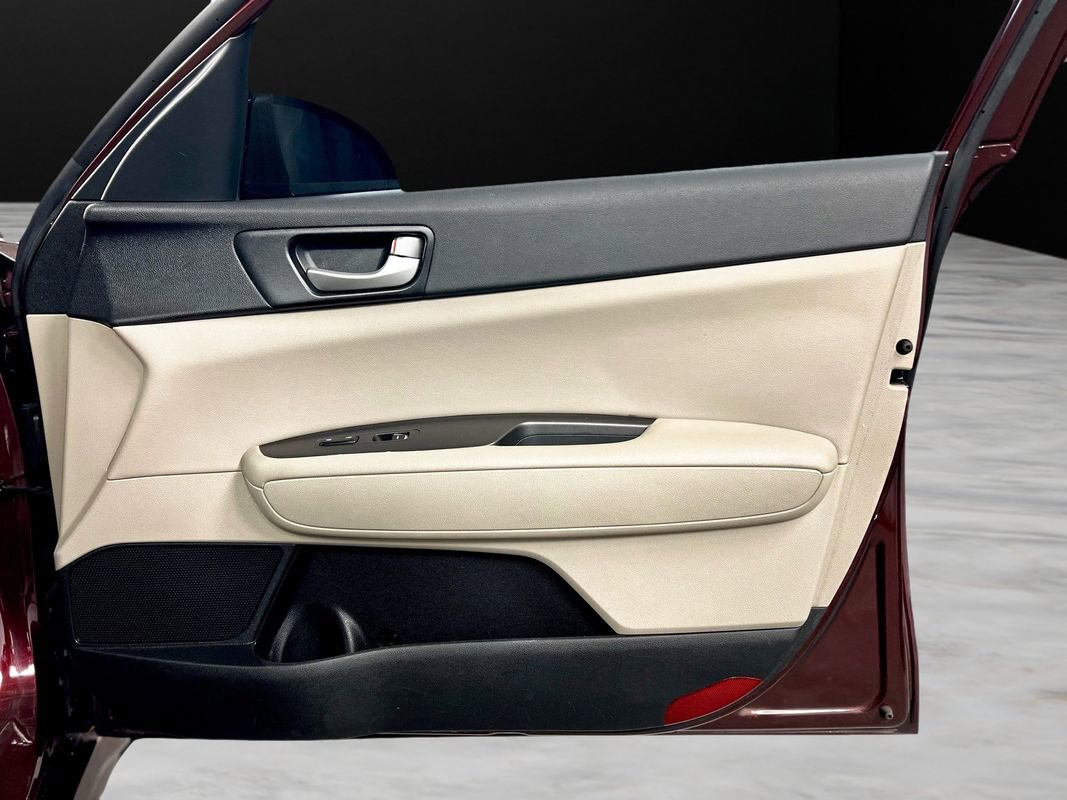 Used 2018 Kia Optima LX image 34