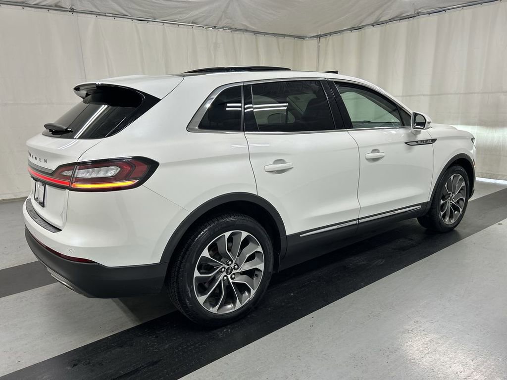 Used 2022 Lincoln Nautilus Reserve w/ Luxury Package image 2