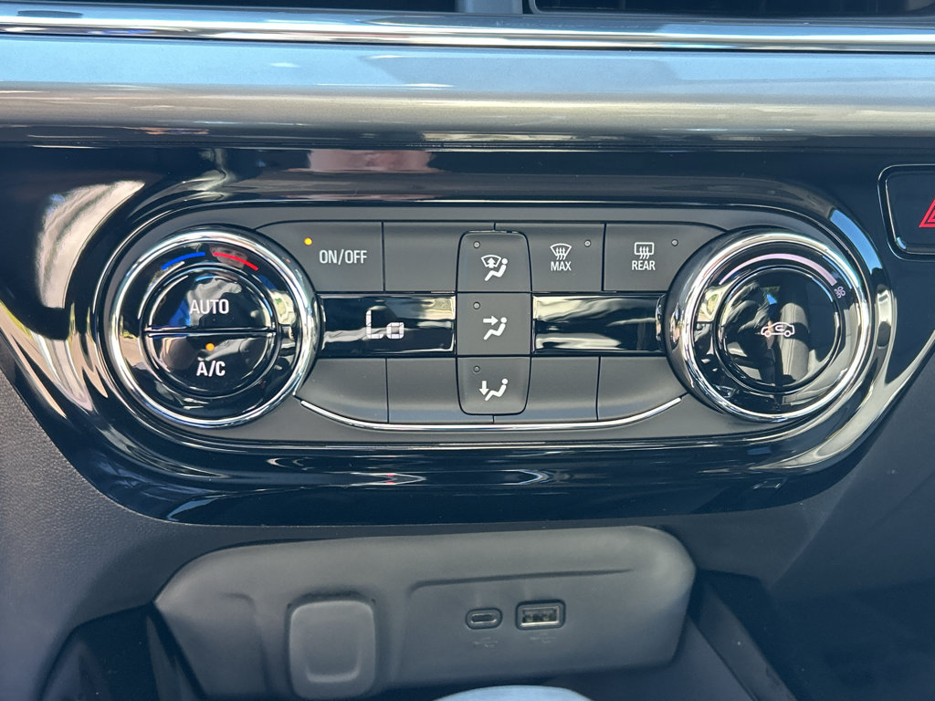 New 2026 Chevrolet Trax LT w/ Sunroof Package FWD image 21