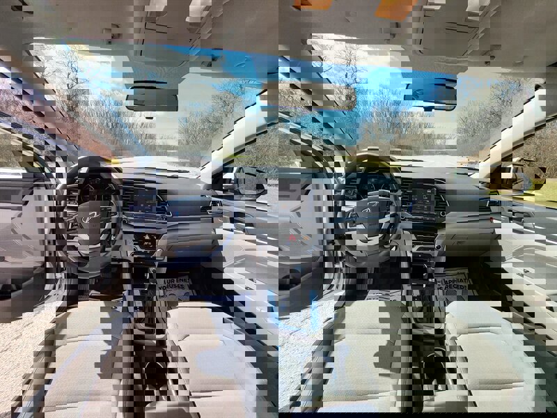 Used 2017 Hyundai Elantra SE image 9