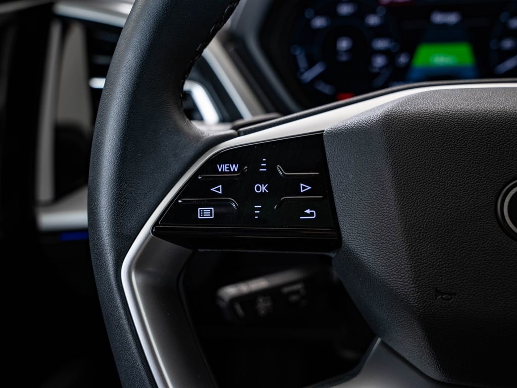 Used 2024 Audi Q4 e-tron Prestige image 30