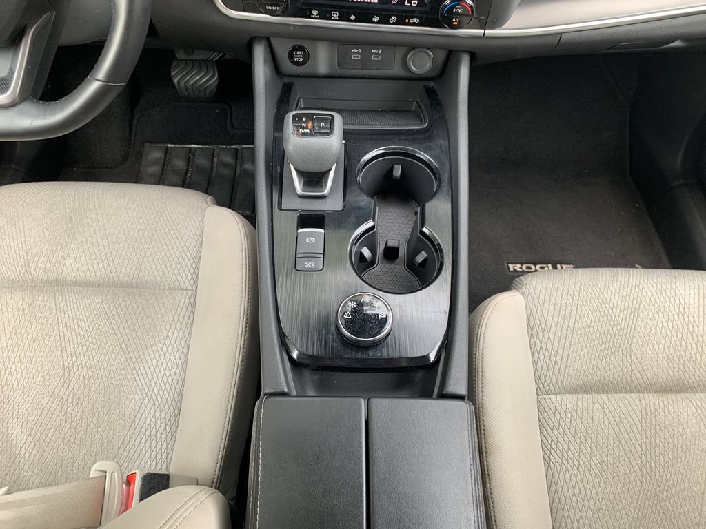 Used 2025 Nissan Rogue SV AWD/4WD image 18