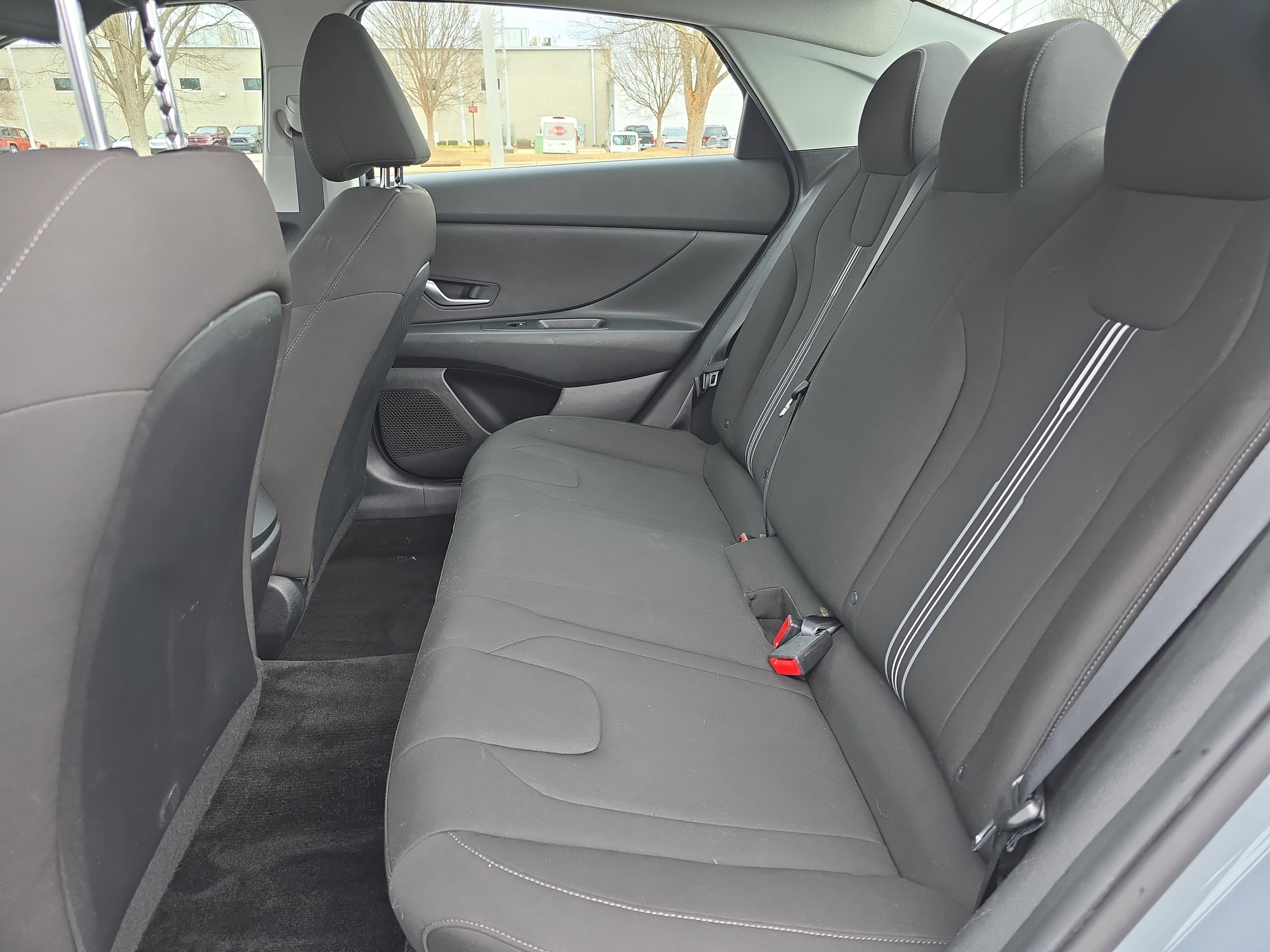 Used 2022 Hyundai Elantra SEL image 12