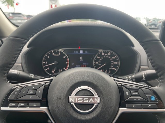 Used 2025 Nissan Altima 2.5 SV w/ SV Premium Package image 28