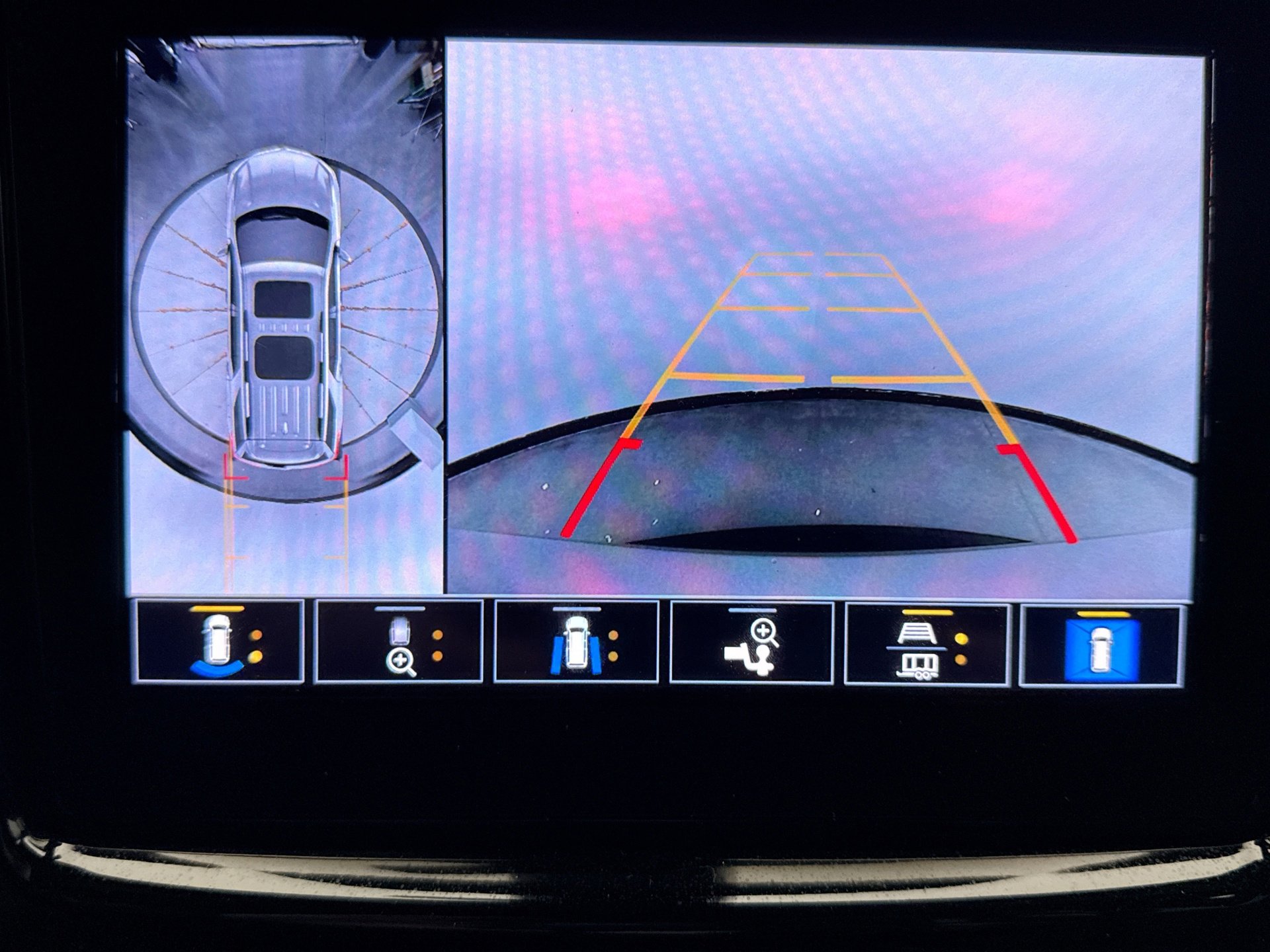 Used 2023 Chevrolet Traverse RS image 16