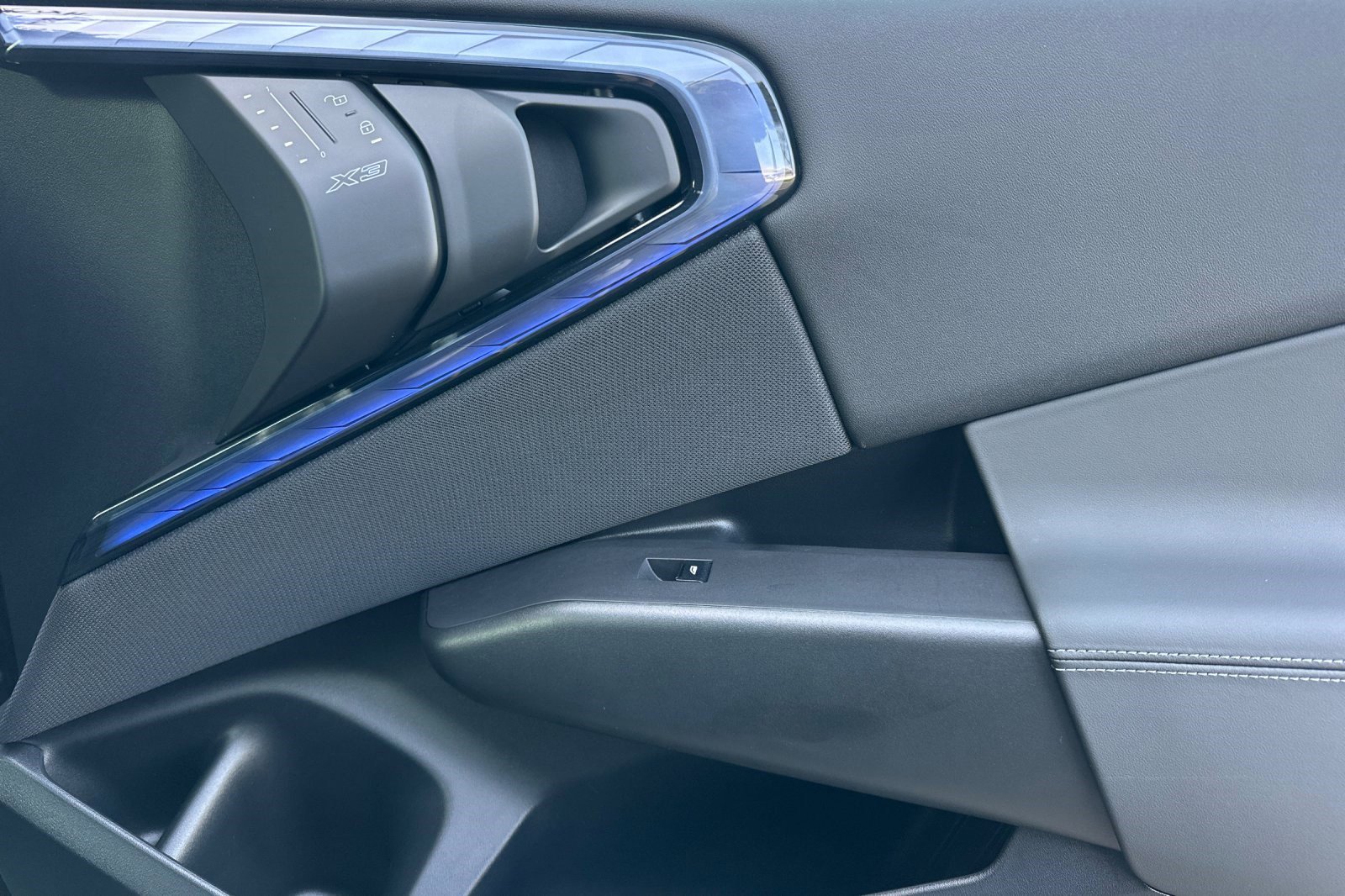 Used 2025 BMW X3 xDrive30i w/ Premium Package image 21