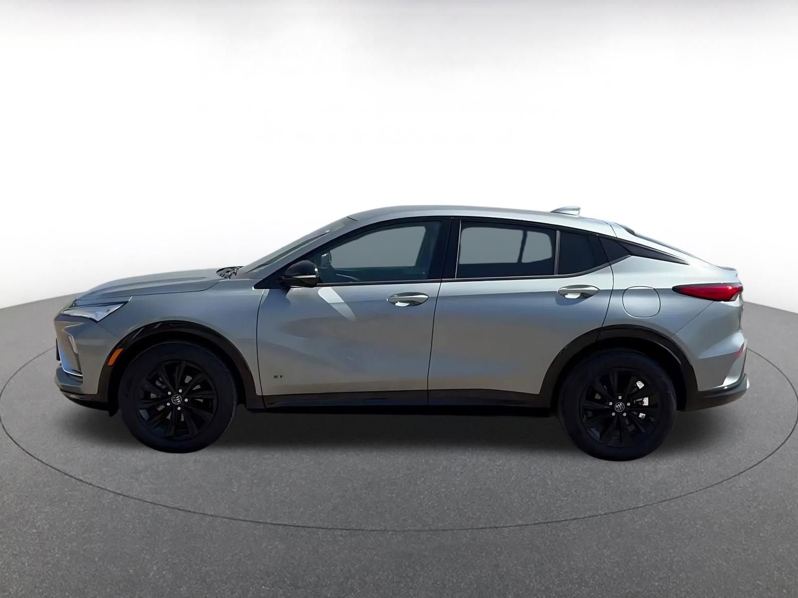 Used 2025 Buick Envista Sport Touring image 9