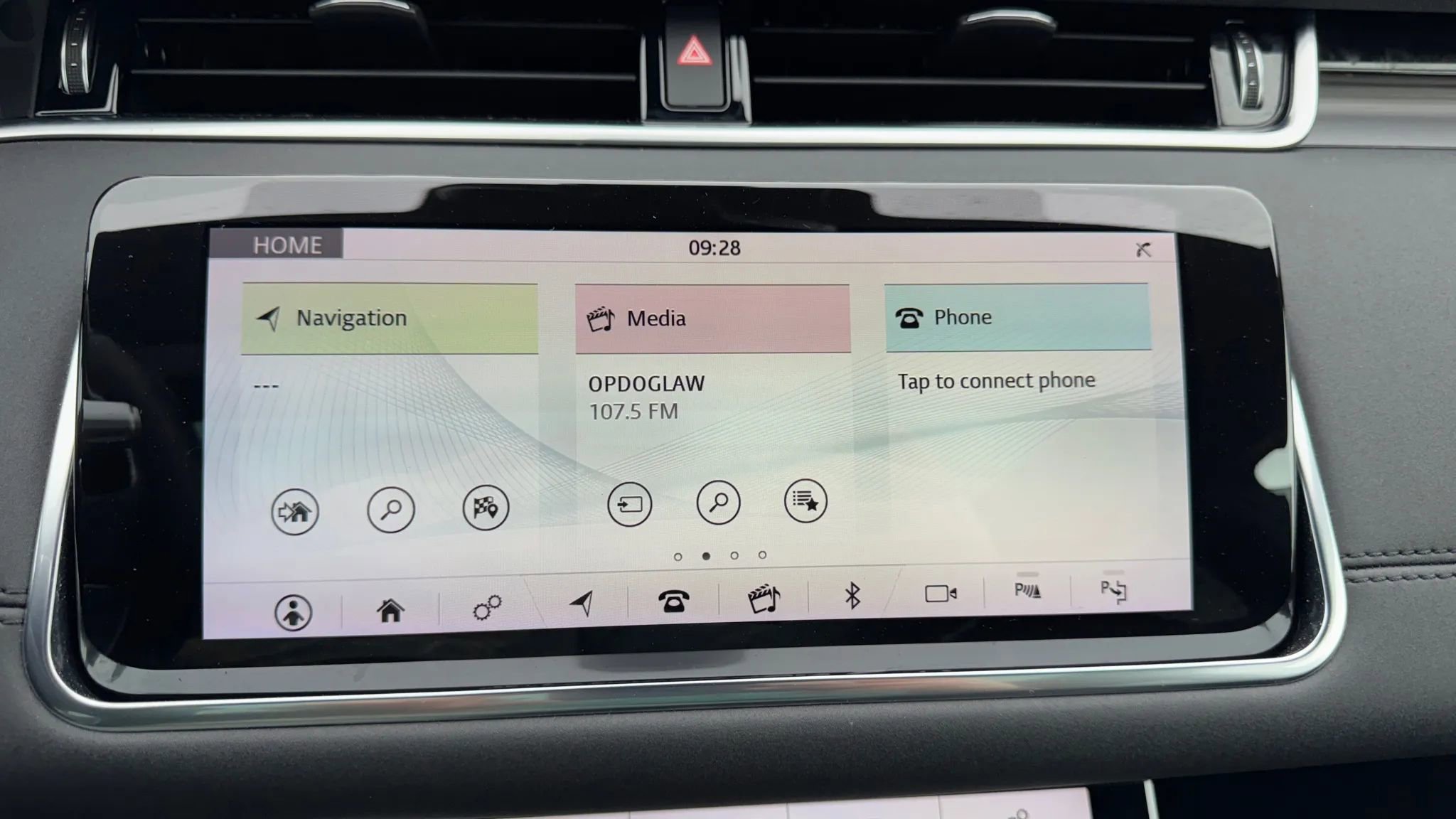 Used 2020 Land Rover Range Rover Evoque SE image 25