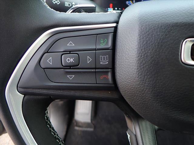 New 2025 Jeep Grand Cherokee Laredo w/ Luxury Tech Group I image 15