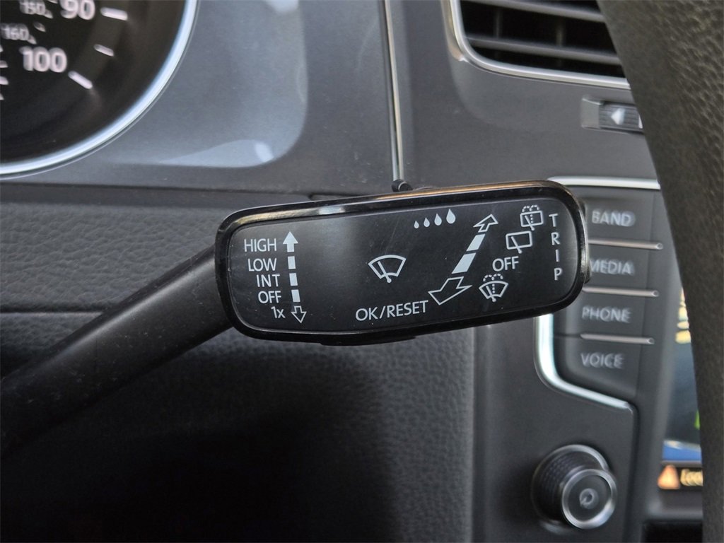 Used 2016 Volkswagen e-Golf SE w/ DC Fast Charging Package image 20