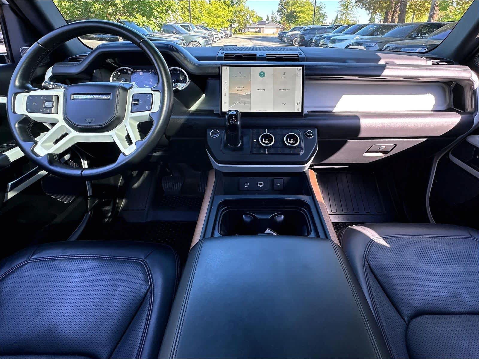 Used 2023 Land Rover Defender 110 SE AWD/4WD image 18