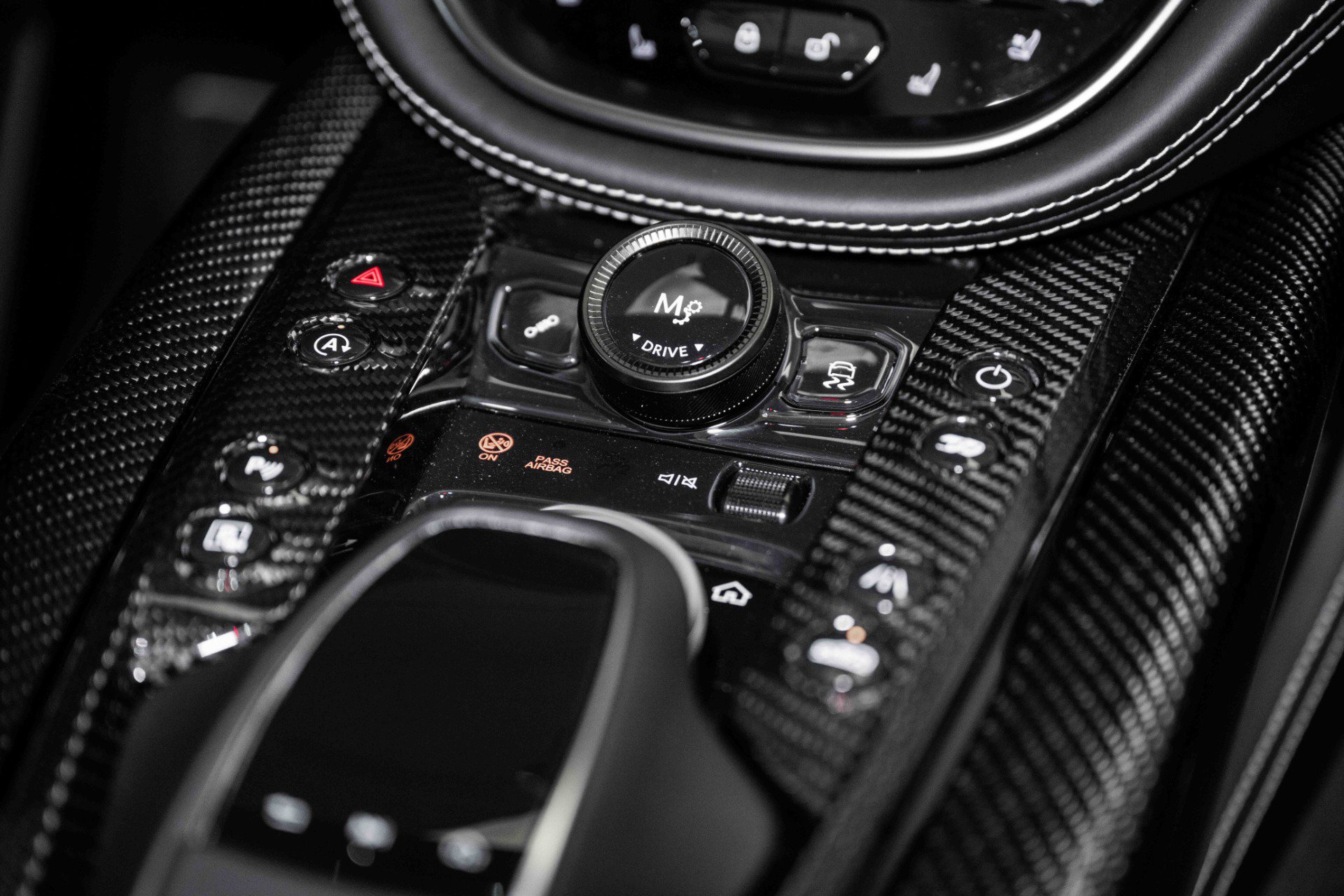 Used 2024 Aston Martin DBX 707 image 34