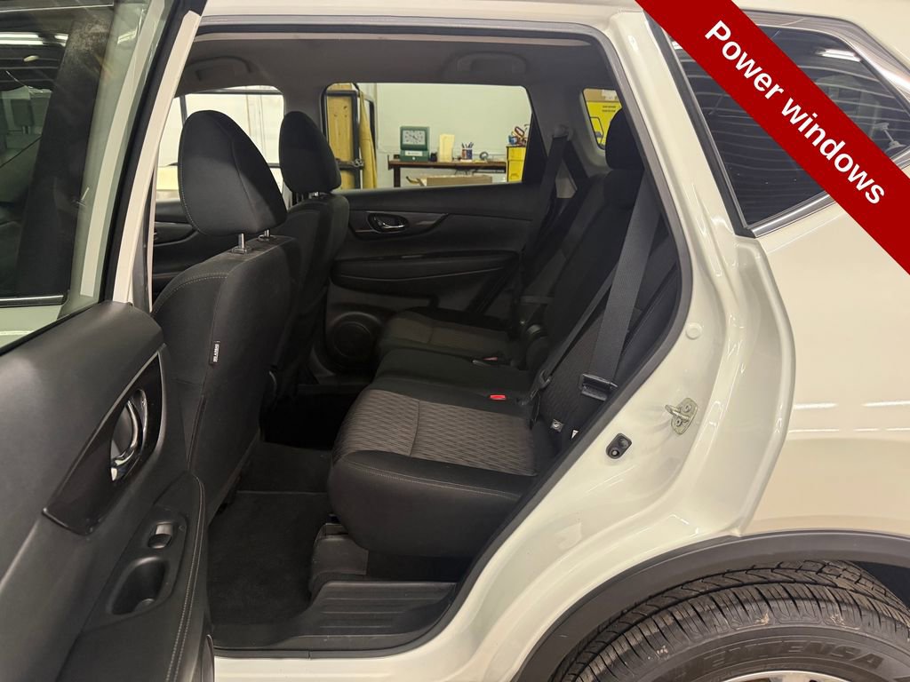 Used 2020 Nissan Rogue S image 27