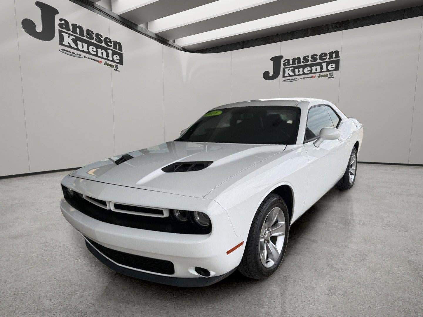 Used 2018 Dodge Challenger SXT RWD image 7