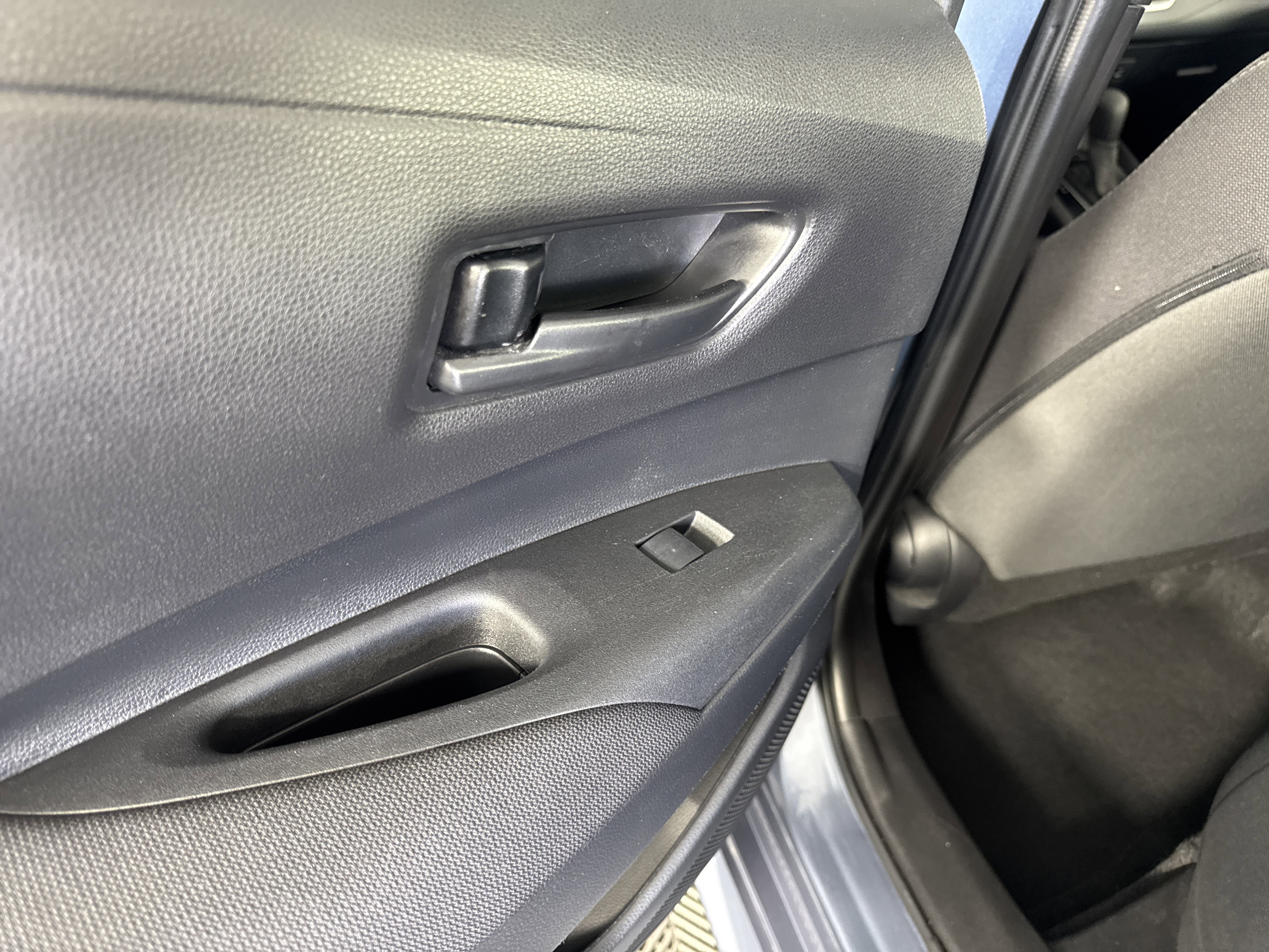 Used 2024 Toyota Corolla LE FWD image 17
