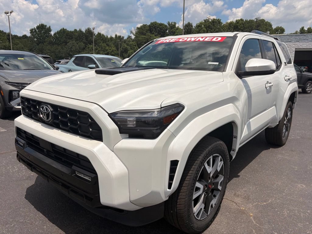 Used 2025 Toyota 4Runner TRD Sport AWD/4WD image 3