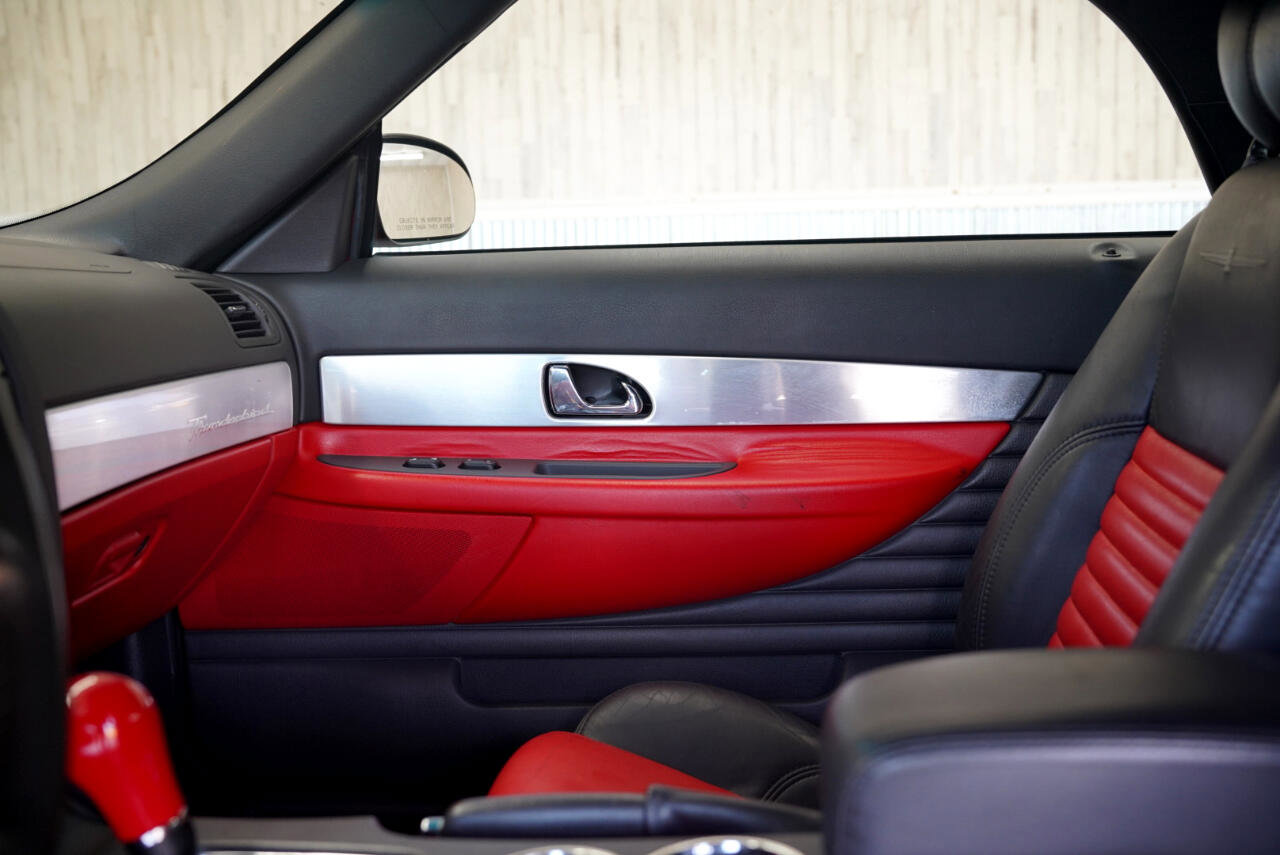 Used 2002 Ford Thunderbird image 27