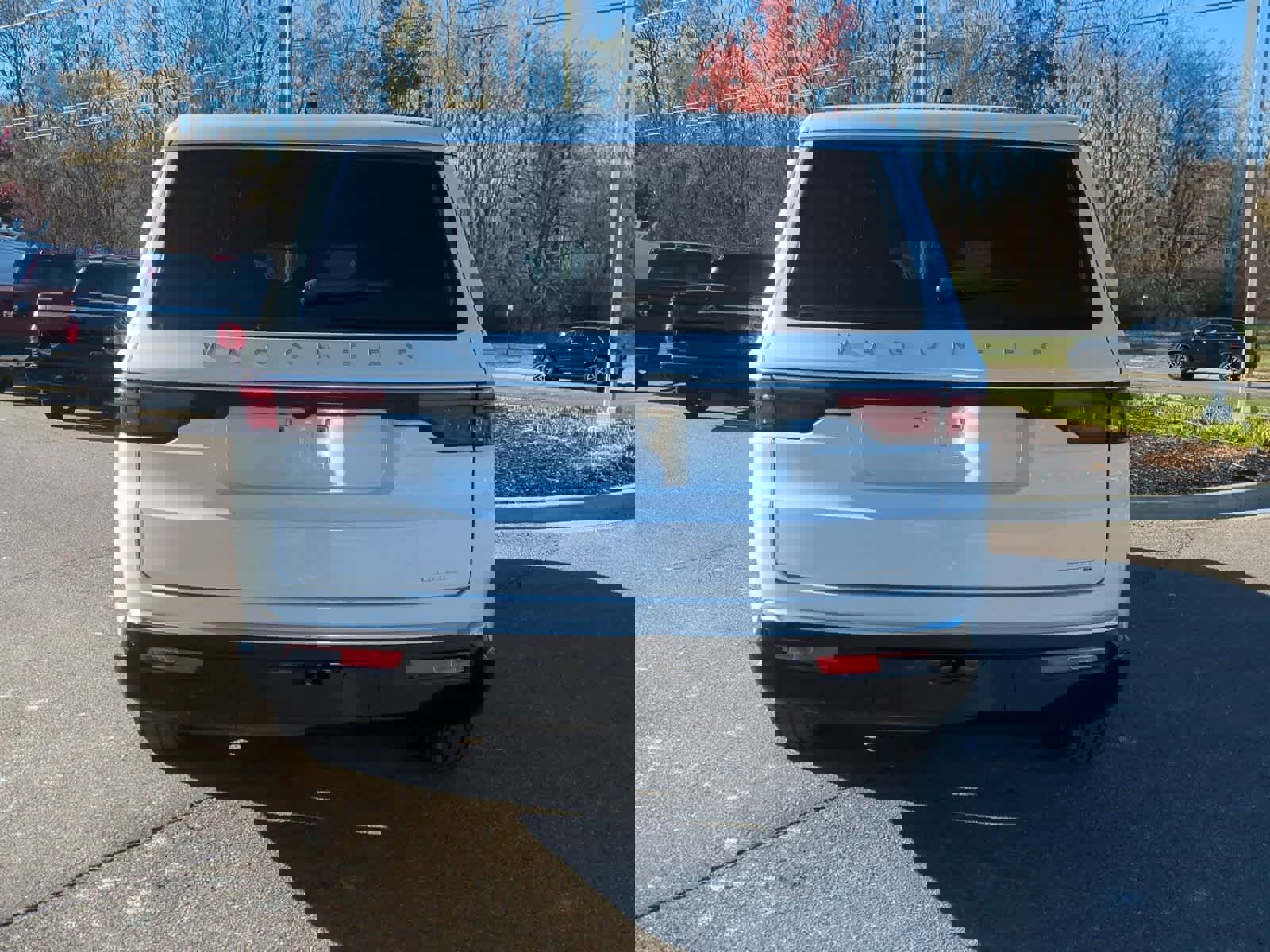 Used 2024 Jeep Wagoneer L Series II image 7