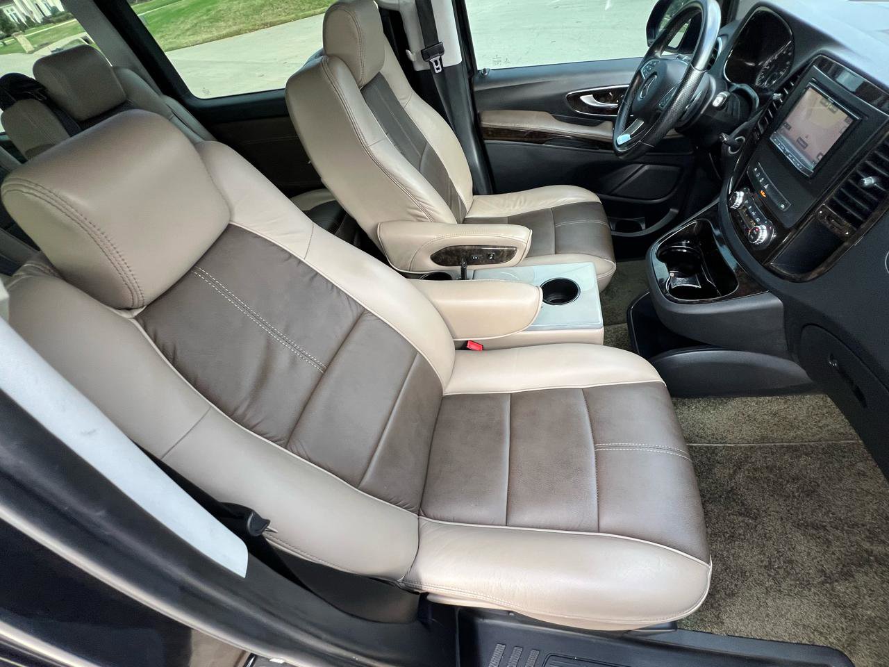 Used 2018 Mercedes-Benz Metris Passenger Van image 25