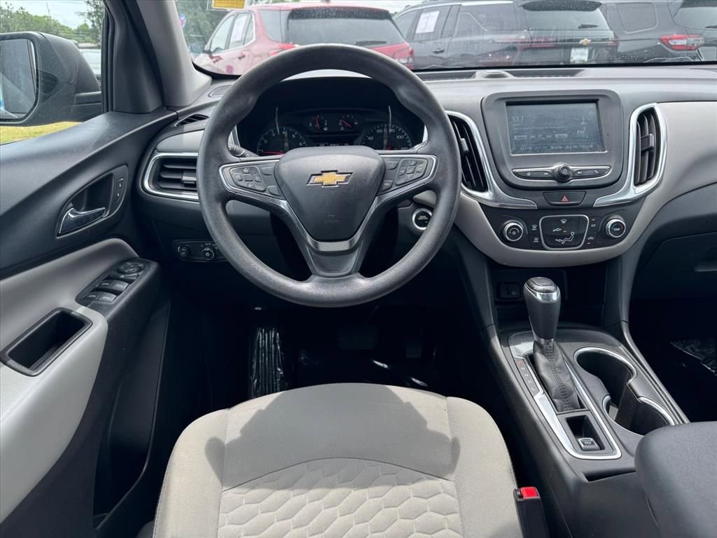 Used 2018 Chevrolet Equinox LS FWD image 12
