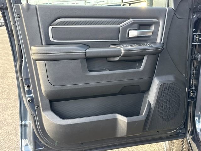 New 2026 RAM 3500 Big Horn AWD/4WD image 17