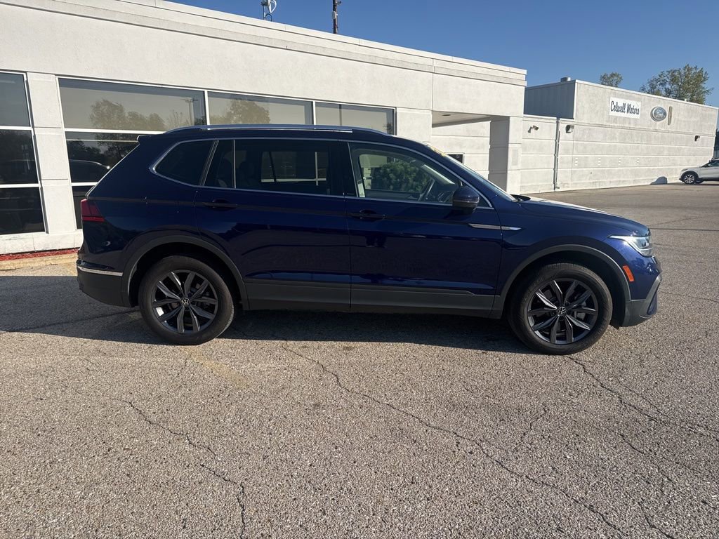 Used 2022 Volkswagen Tiguan SE image 2