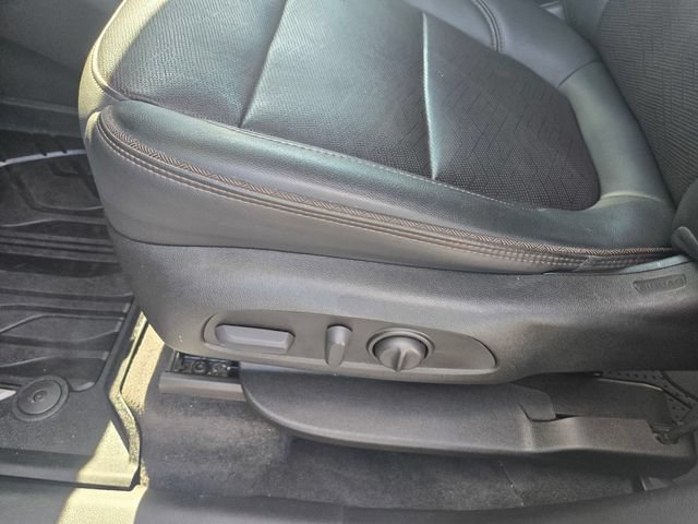 Used 2023 Chevrolet Traverse High Country AWD/4WD image 18