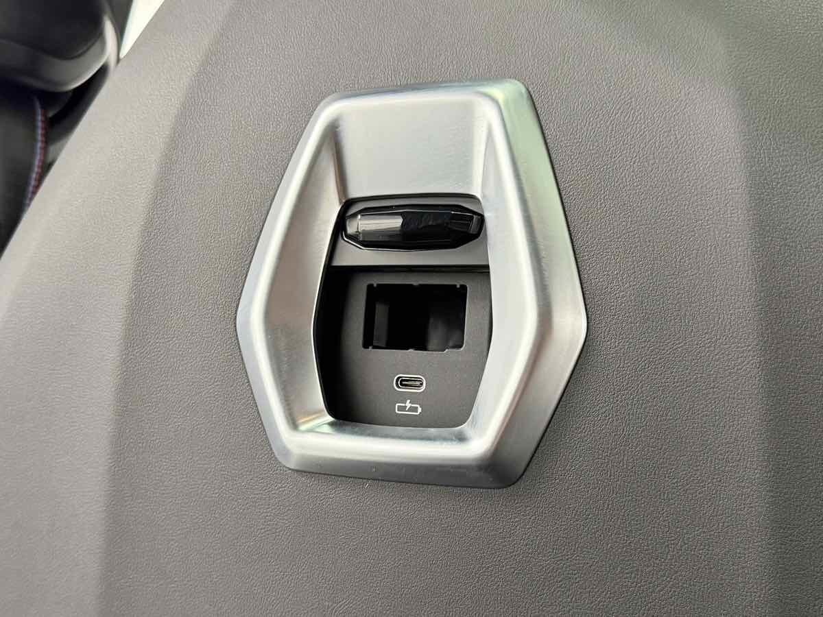 Used 2024 BMW X6 M Competition w/ Executive Package image 46