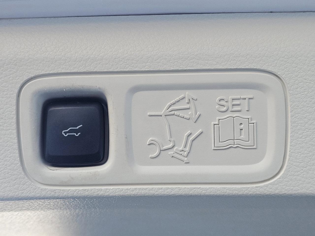 Used 2018 Lincoln Navigator L Black Label w/ Cargo Package image 14