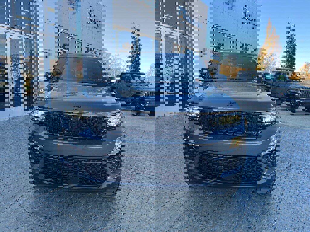 New 2025 Jeep Grand Cherokee Limited image 2