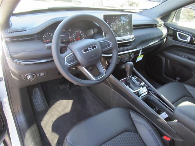 New 2026 Jeep Compass Latitude image 15