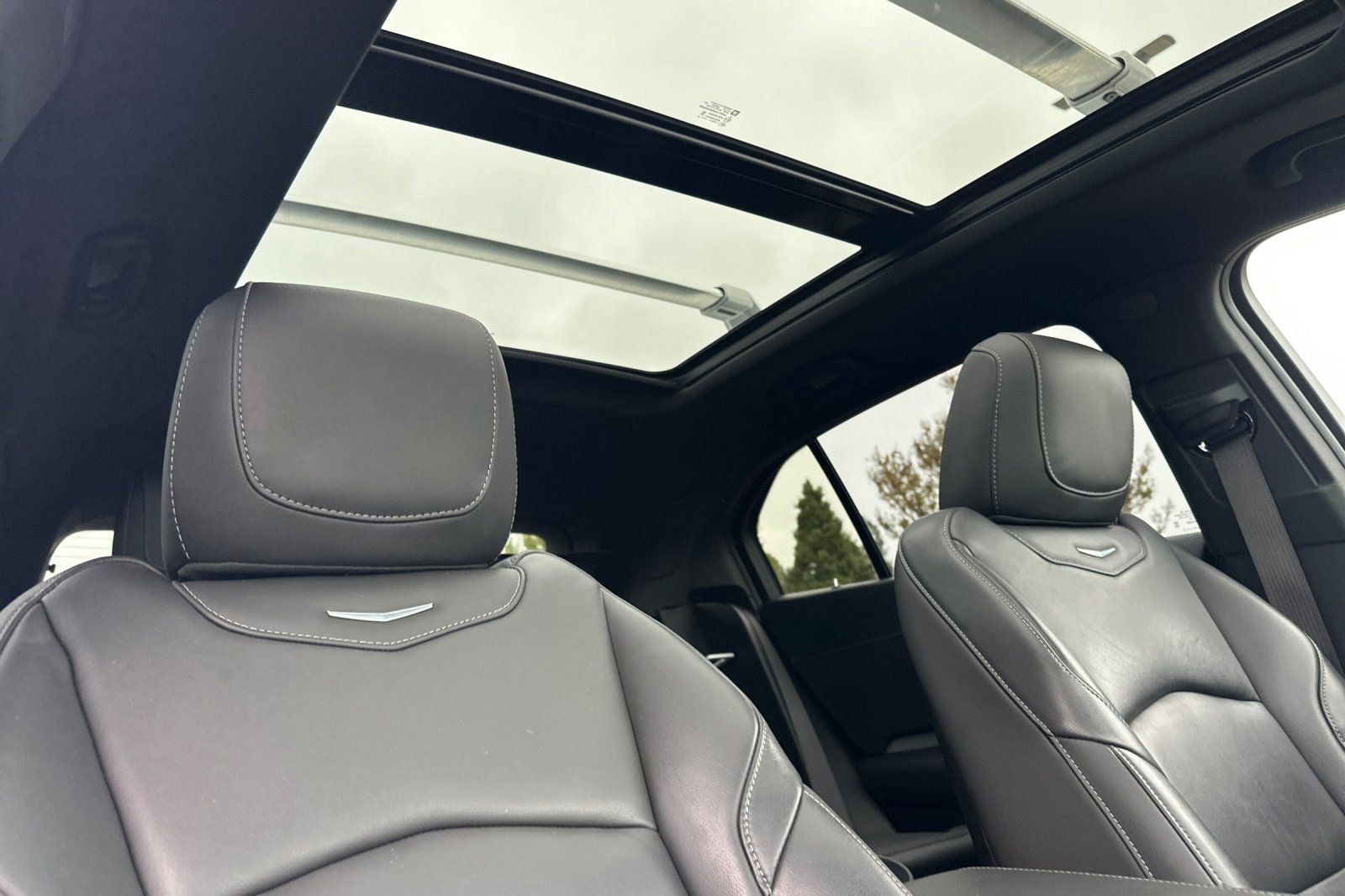 Used 2019 Cadillac XT4 Premium Luxury w/ Technology Package image 17