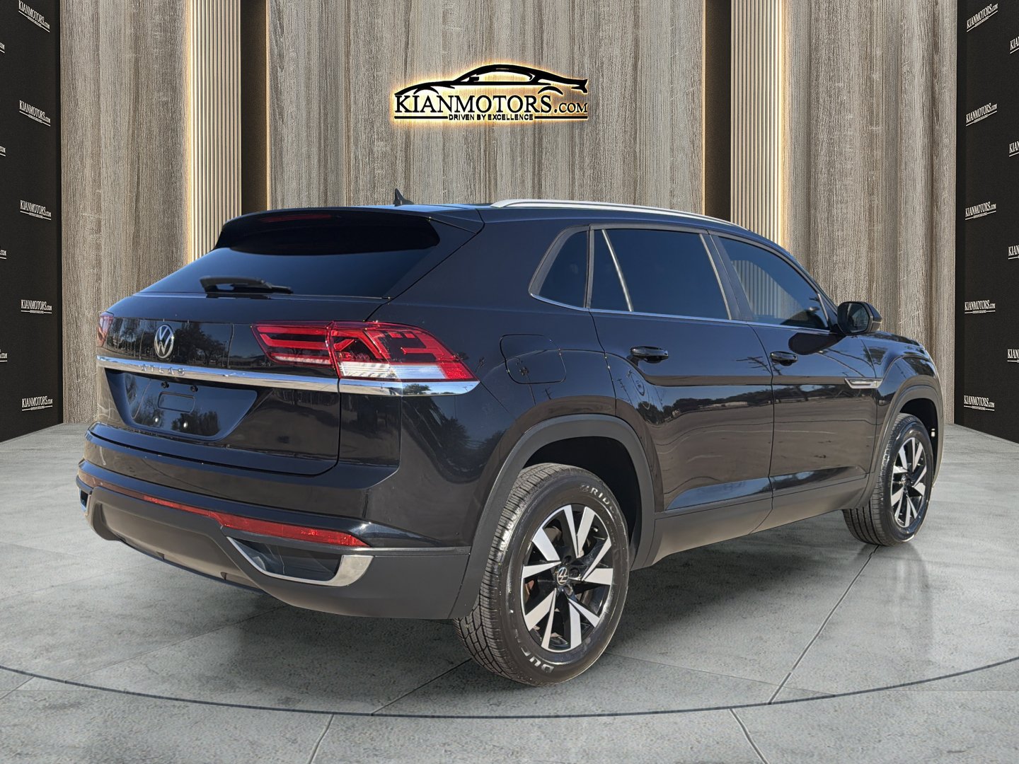 Used 2021 Volkswagen Atlas Cross Sport SE FWD image 7