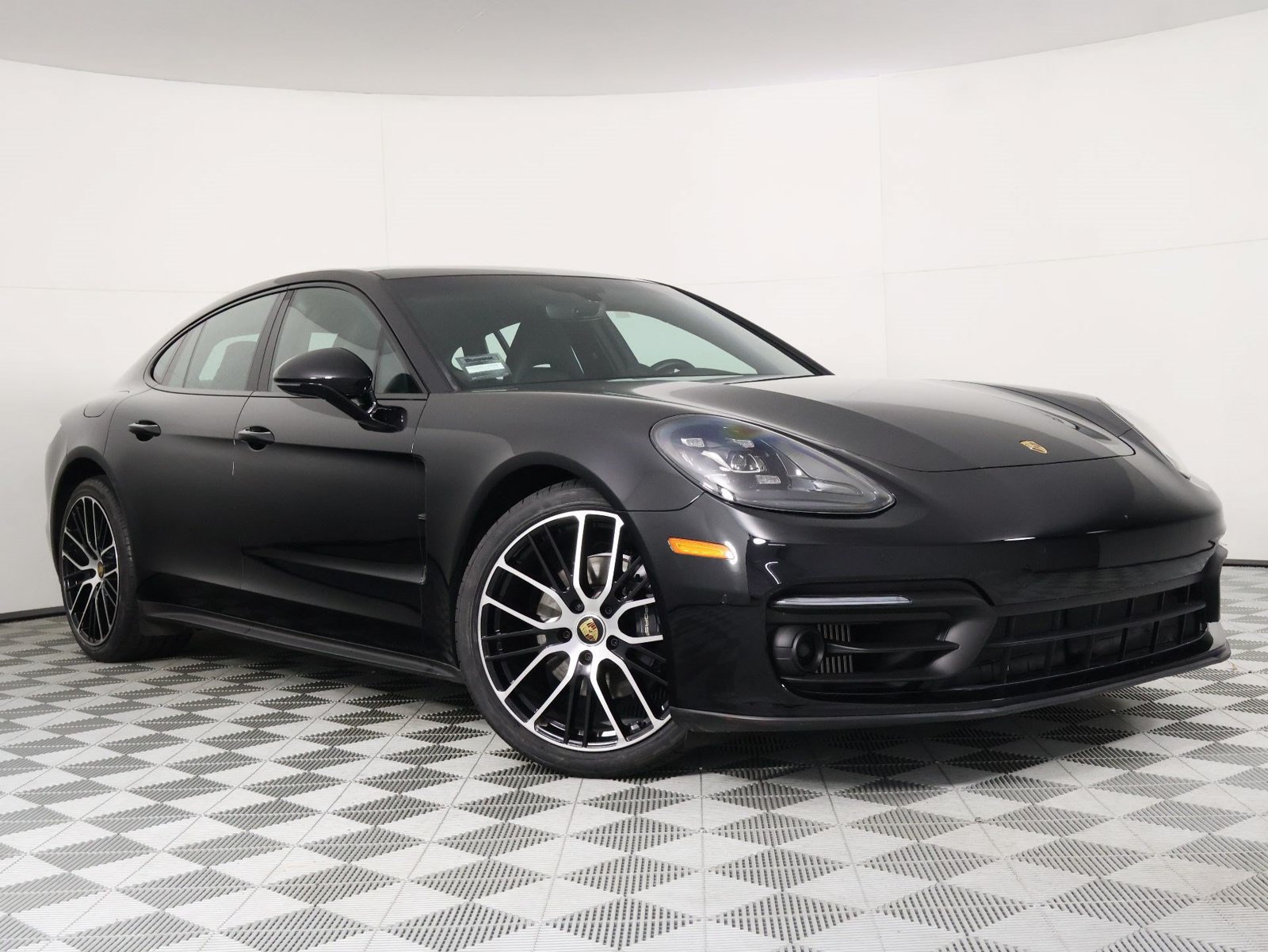 Certified 2023 Porsche Panamera RWD image 9