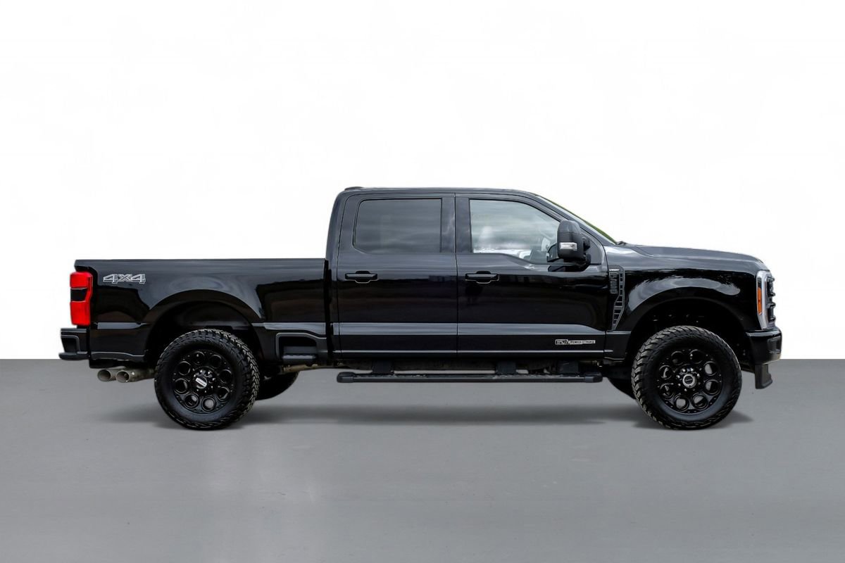 Used 2023 Ford F250 Lariat w/ Black Appearance Package image 5