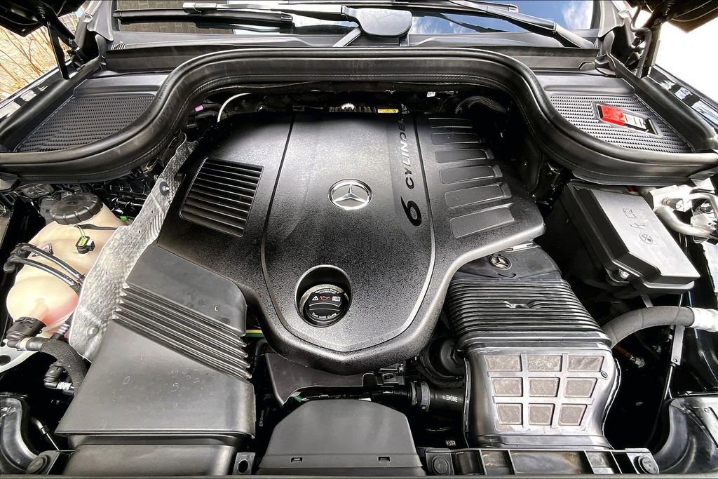 Certified 2024 Mercedes-Benz GLS 450 4MATIC image 9