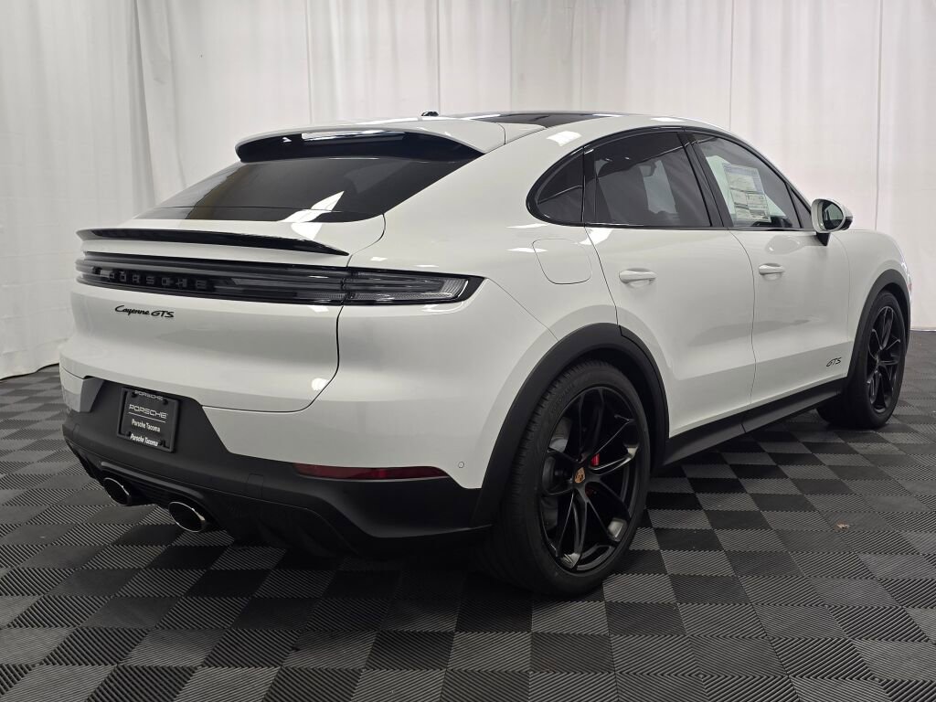 New 2026 Porsche Cayenne GTS image 7