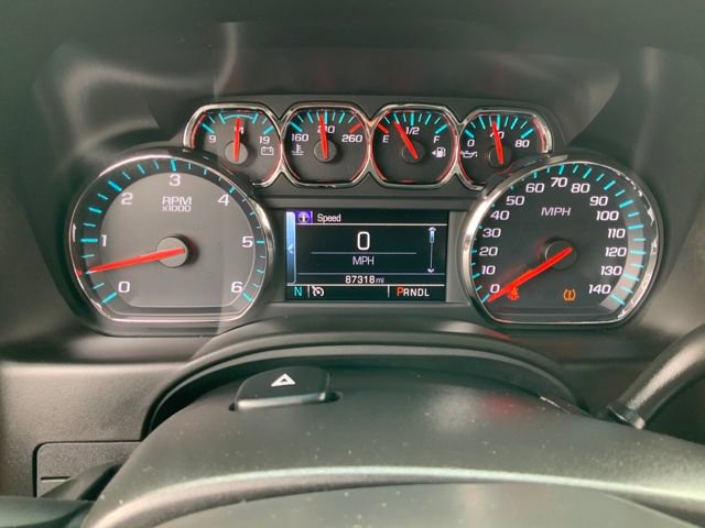 Used 2018 Chevrolet Suburban LT image 23