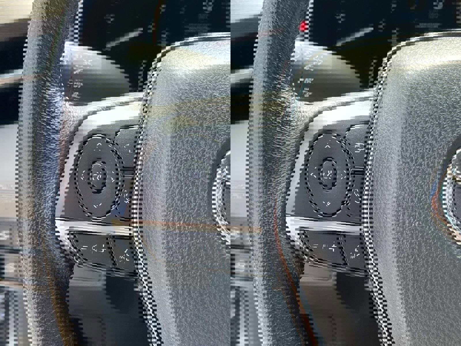 Used 2019 Toyota Avalon XLE w/ Moonroof Package image 25