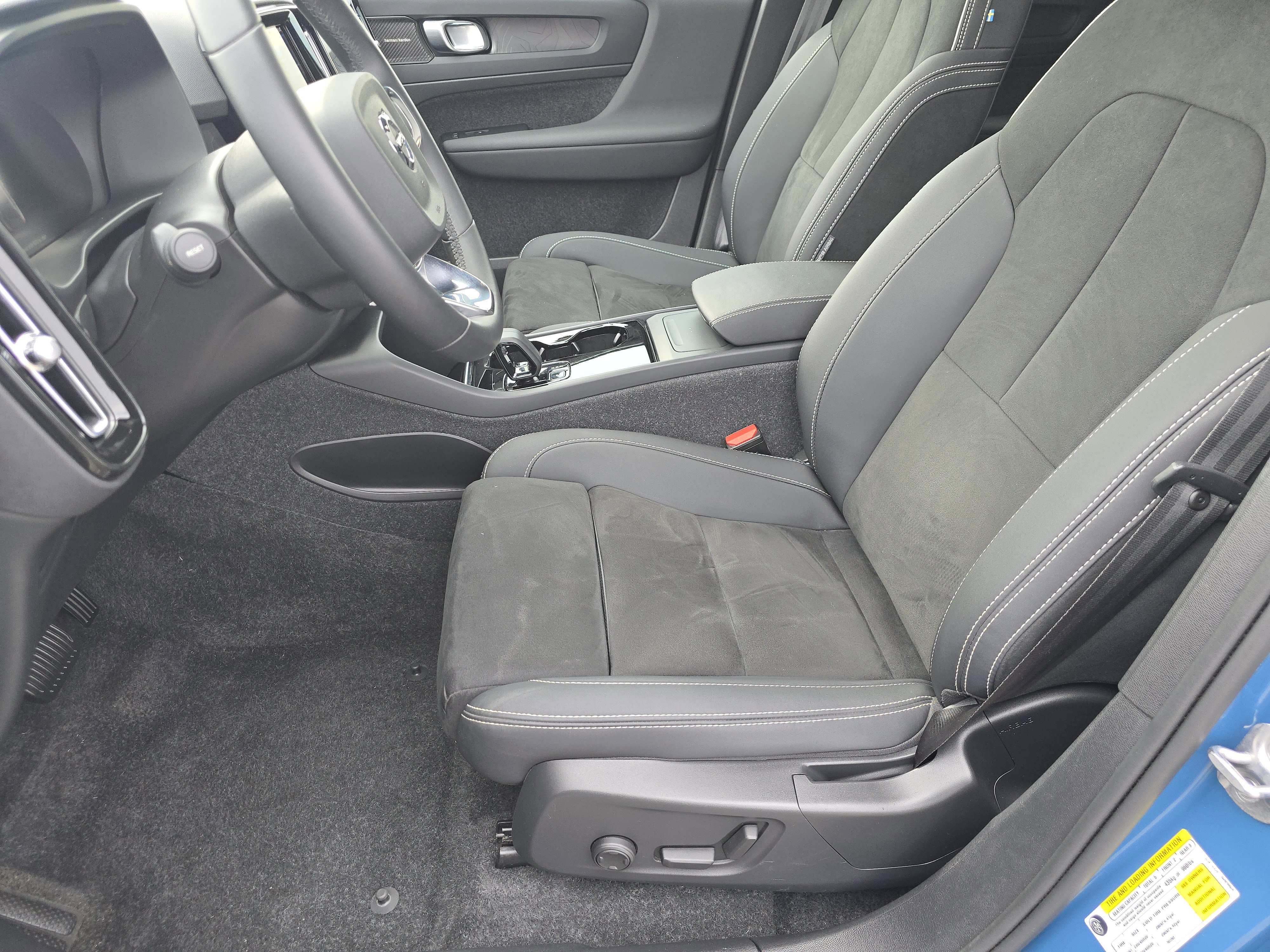 Used 2023 Volvo C40 P8 Recharge Ultimate image 19