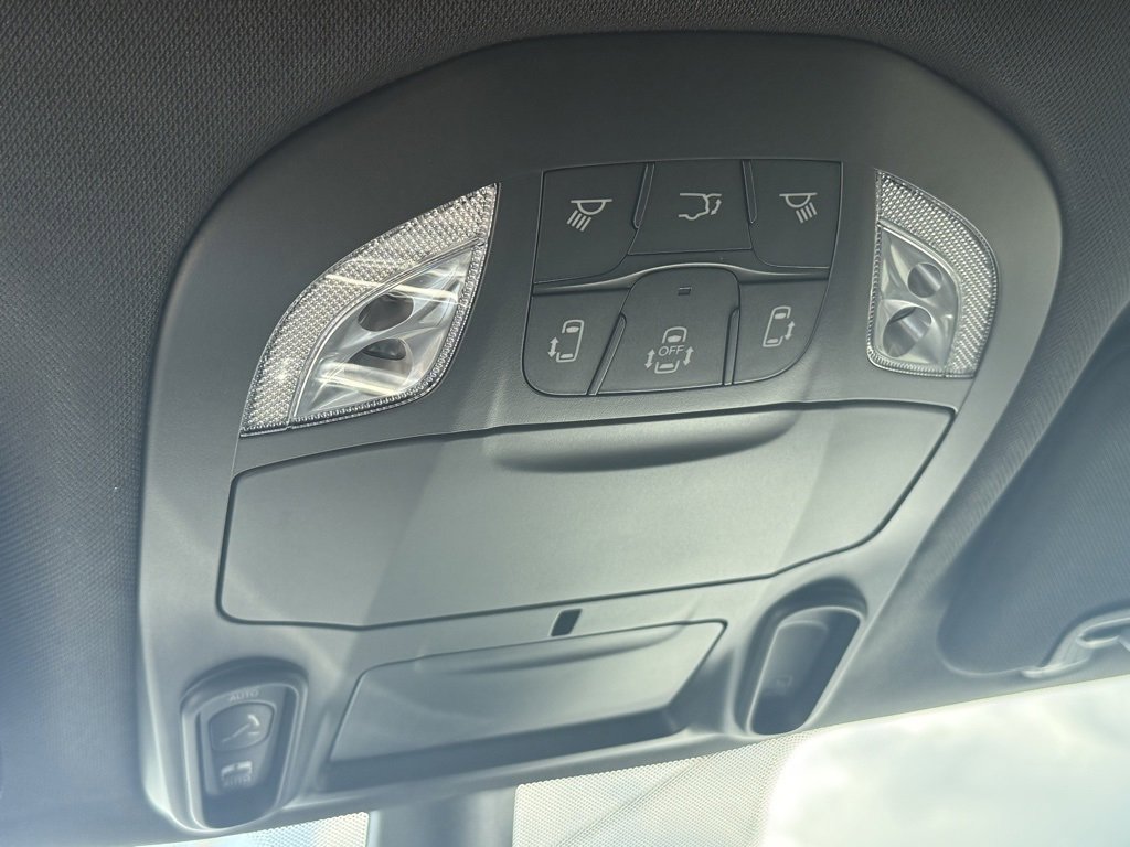 New 2026 Chrysler Pacifica Select image 29