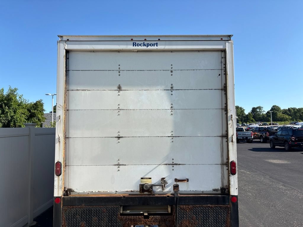 Used 2018 Ford E-350 and Econoline 350 Super Duty RWD image 3