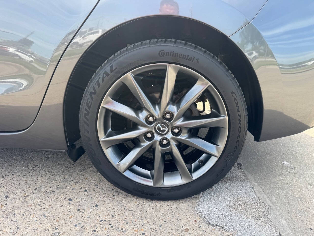 Used 2018 MAZDA MAZDA3 Touring FWD image 9