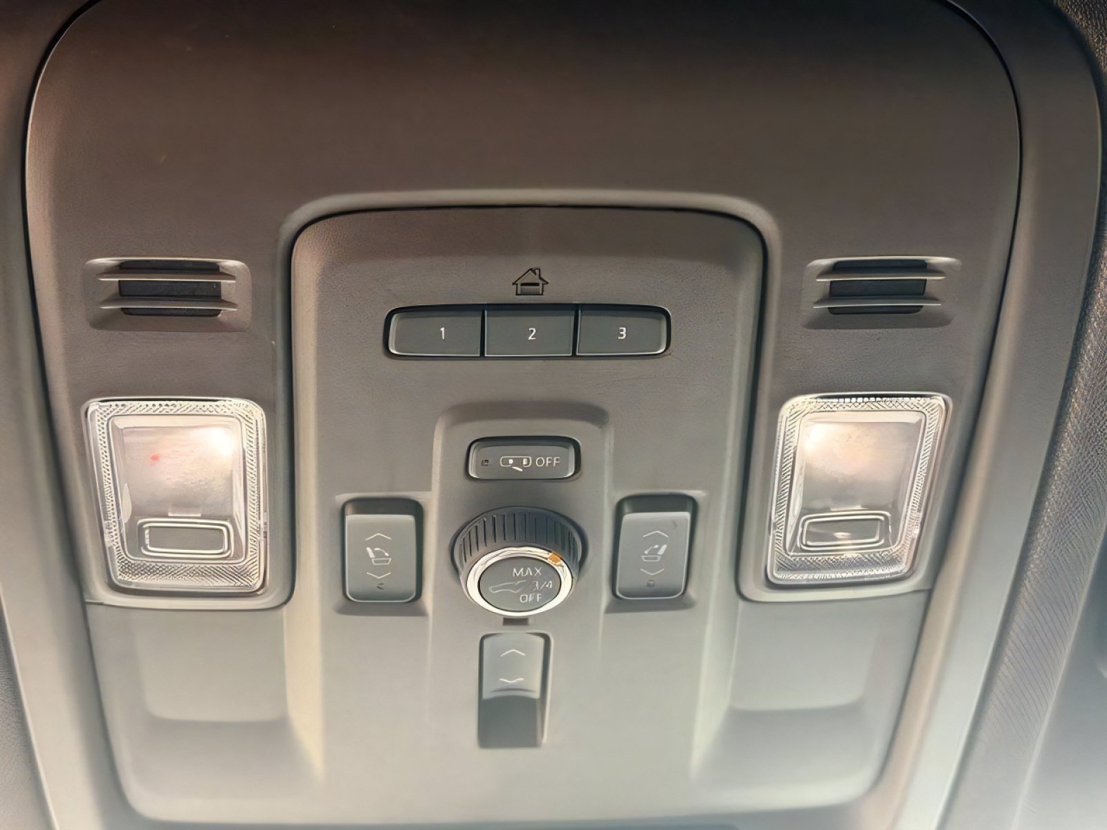 Used 2024 Chevrolet Suburban Z71 w/ Off-Road Capability Package AWD/4WD image 30